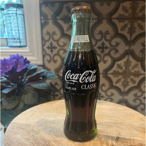 VINTAGE- UNOPENED 1996 OLYMPICS COMMEMORATIVE COCA COLA BOTTLE - 6.5 OZ. - Picture 2 of 5